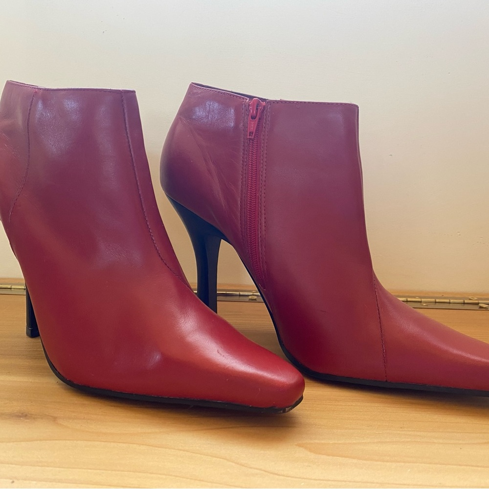 Chinese Laundry Leather heeled Boots